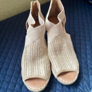 Gente Souls by Kenneth Cole wedges